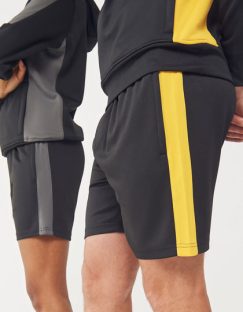 Adults Knitted Shorts With Zip Pockets